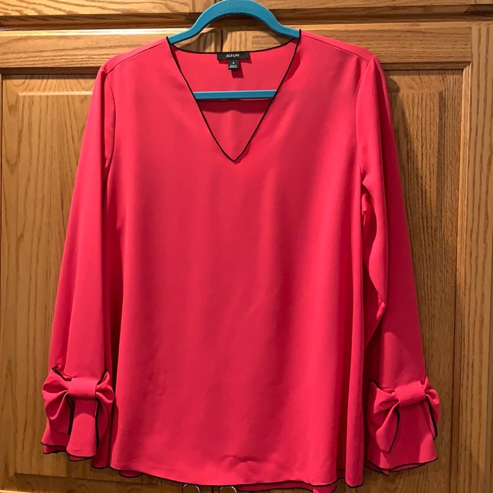 Alfani long sleeves with bows fuchsia top size Med